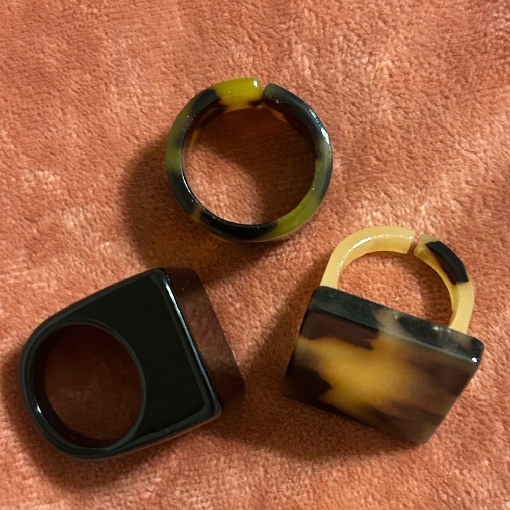 Set of Three Stylish Rings Black and Tortoise
